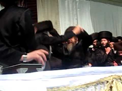 Rachmistrivke Wedding with Machnivke Rebbe