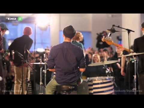 Alphabeat & Shaka Loveless - Musikalsk Joint Venture (Live)