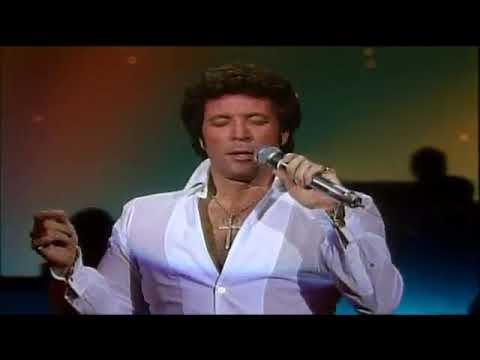 download lagu mp3 mp4 Tom Jones Bridge Over Troubled Water, download mp3 Tom Jones Bridge Over Troubled Water free downloadn, video klip Tom Jones Bridge Over Troubled Water