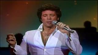 Tom Jones  -  Bridge Over Troubled Water