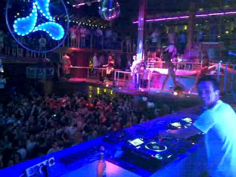 Laidback Luke playing 'Federico Franchi - Cream' at Cream @ Amnesia, Ibiza (2010)