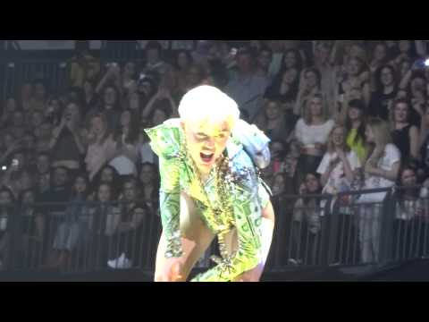 Miley Cyrus - Love Money Party - live Leeds 10 may 2014 - HD