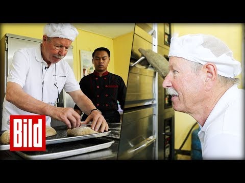 Brot für Indonesien - Rentner als Bäcker nach Asien