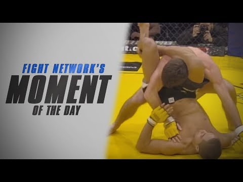 Ronnie Mann triangle chokes Jordan Miller | Moment of the Day