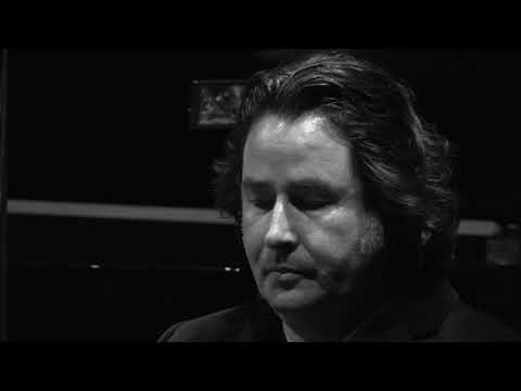 Andrián Pertout - No  9, Nostalgia, Luz meridional Michael Kieran Harvey