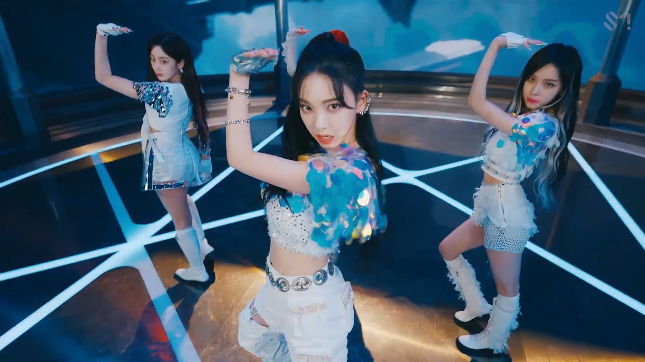 A arte precisa se comprometer com seus excessos