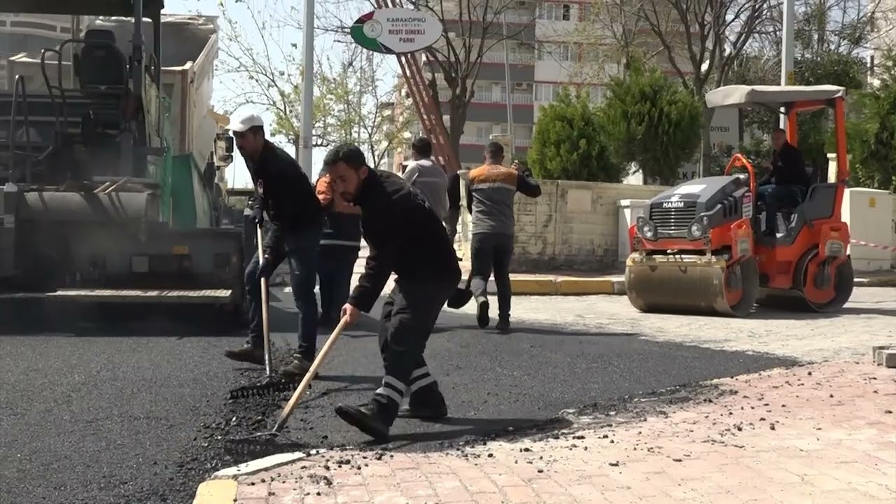 ŞANLIURFA BÜYÜKŞEHİR BELEDİYESİ’NDEN KARAKÖPRÜ’DE YOĞUN ASFALT MESAİSİ