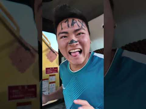 Max công suất rửa lốp xe #funny #comedy #shorts