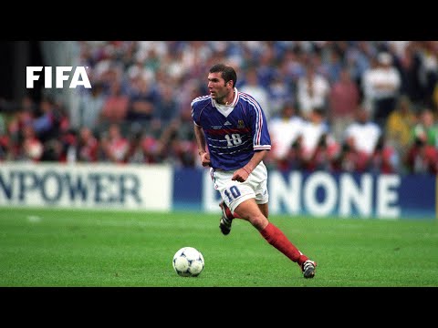Zidane crowned — France 3 – 0 Brazil