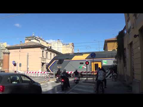 Passaggio a livello di via Candiano (con TM 2000) - Ravenna / Level Crossing / Bahnübergang
