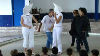 preview picture of video 'Apresentação A Importância da Escovação (PSF Ajapi Nov/2010)'