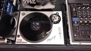 Jay-Z - 30 Something (Clean Radio Edit)(2007 Roc-A-Fella Records)