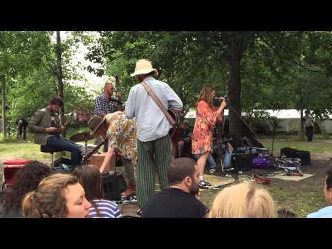 Charity Children live at Mauerpark Berlin
