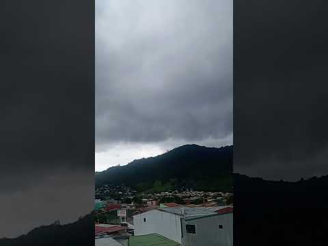 Cerro la Carpintera La Unión de Tres Rios Cartago Costa Rica. lluvia. lluvia.