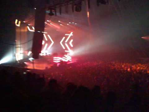 Tiësto plays Muse -resistance @ Antwerp (01-05-10)