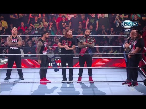 Roman Reigns confronta a Jey Uso - WWE Raw 10/10/2022 (En Español)