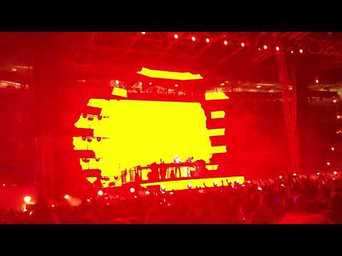 ASOT900 Bay Area | NWYR | NWYR vs. Linkin Park - Voltage vs. Numb (W&W Mashup)