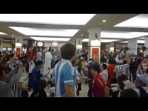 ARGENTINOS ARMAM CONFUSÃO E CENAS DE PANCADARIA NO CENTRO COMERCIAL NO BRASIL