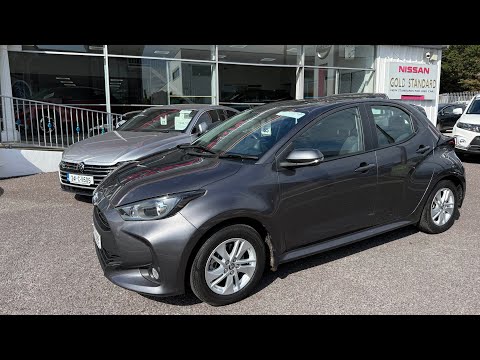 Toyota Yaris 1.5 Hybrid Auto 5dr Luna - Image 2
