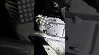 2015 Volvo XC60 T5 Blower Motor Resistor Install - Part 1