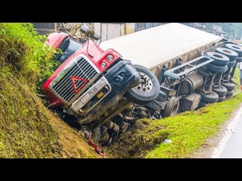 20 The World's Dangerous Biggest Truck Operation Fails - Idiots VS Truck -  Truck Disaster at Work