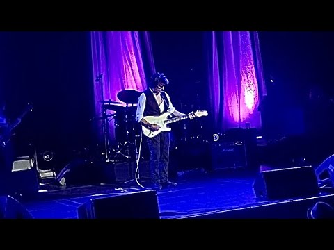 Jeff Beck - Corpus Christi Carol/A Day In The Life (York Barbican Live - Last UK Gig)