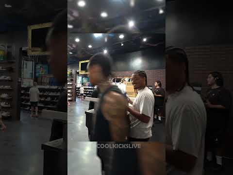 THIS SHOE IS INSANELY RARE 😲🔥 #sneaker #shoes #sneakermeetup #coolkicks