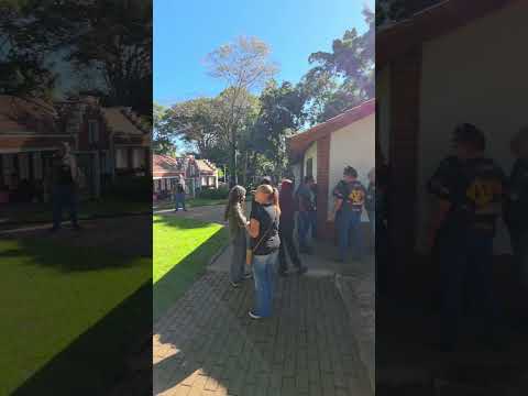 Conhecendo a Praça dos Pioneiros em Holambra