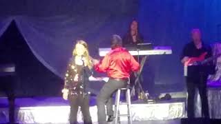 Engelbert Humperdinck Live w/ granddaughter Olivia belting it January 17th, 2020 Tunica, Mississippi