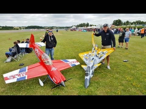 JET VS PROP DUO - J-10 "CHENGDU" VECTORED THRUST VS MXS 104 EXP 3D - WINGS &WHEELS - 2017