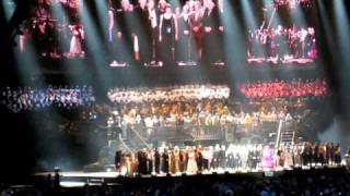 Finale 2 with 1985 Cast &amp; Speech. Les Miserables 25th Anniversary Concert at O2 London, 3rd Oct 2010