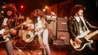 The Ramones - I Just Wanna Have Something To Do (Live 1986)