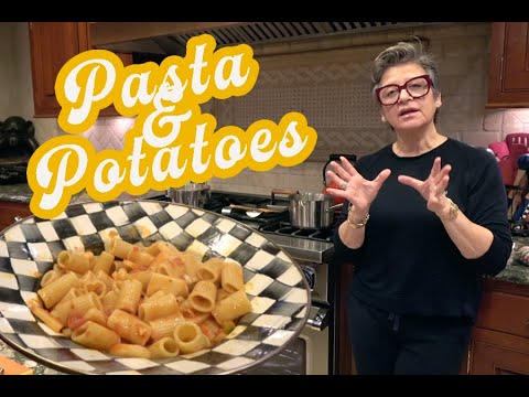 Ricetta pasta e patate di Caroline Manzo (aka Pasta Patate) | Ricetta italiana facile da preparar...