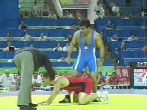 CLARK JAKE (USA) -- AVLUCA NAZMI (TUR)  1/16 Finale