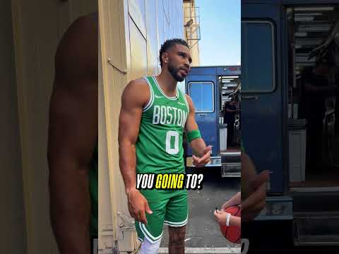 Jayson Tatum teaches his son Deuce how to conduct a proper interview 🎤🥲