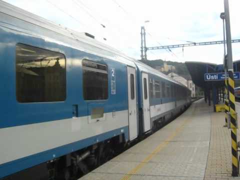 Odjezd zpožděného vlaku EC 170 Hungaria+příjezd vlaku Os 6826 - Ústí nad Labem hl.n.