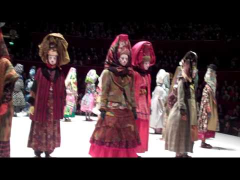 Fashion Broadcasting @ Kenzo SS 2010/11 Paris.