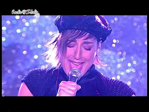 Matia Bazar (Roberta Faccani) - C'e tutto un mondo intorno (Studio Radio Italia TV)