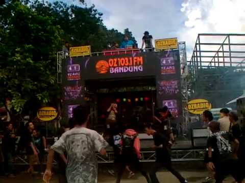 Bersimbah Darah at Extreme moshpit bandung berisik 2013