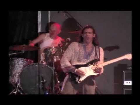 MAX ALOISI TRIO "PANDORA" - Sial Malam Ini - Live at Kuta Beach.avi