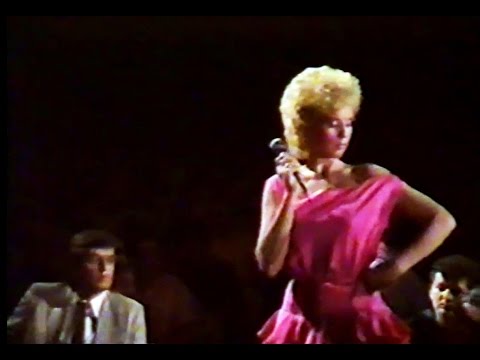 Lepa Brena - Žeravica - LIVE - (Dom Sindikata 1984)