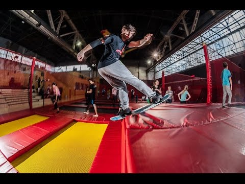 Wideo - Hangar 646 – Park Trampolin. - YouTube