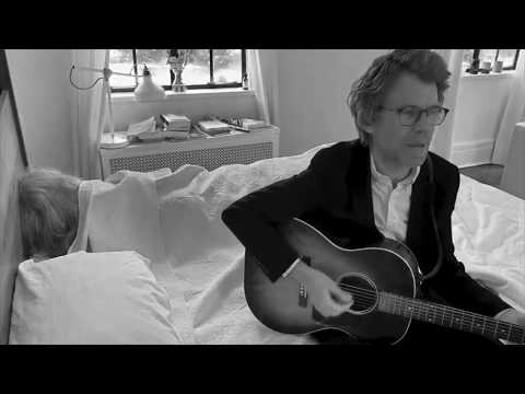 Warren Zanes - The Girl Who Woke Up Late Today (Official Video)