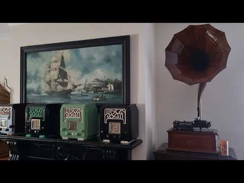 Playing Edison special Amberol cylinder record Reminiscences of Scotland D9