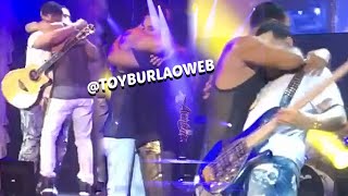 ROMEO SANTOS AVENTURA SE DESPIDEN CON ABRAZO EN CONCIERTO FINAL REENCUENTRO @ UNITED PALACE, NYC