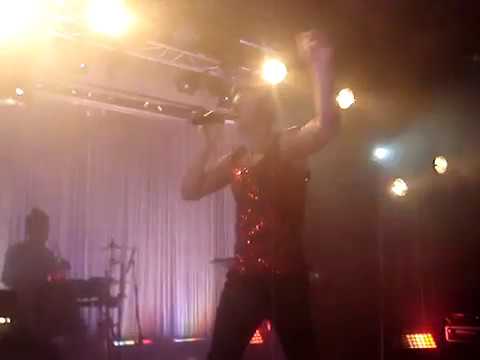 "Da grande sarai frocio" Immanuel Casto live in Modena 10-11-2018