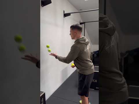 JONGLAGE contre un mur