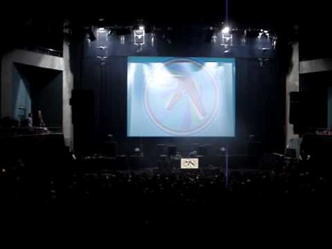 Aphex Twin & Hecker @ Warp20 - Cité de la Musique (Paris) - 10 - BSOD