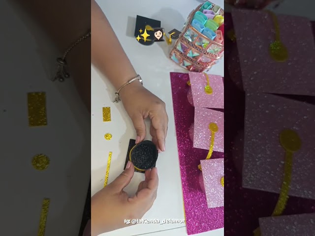 Vídeo relacionado con SILABA TONICA Sombreros Personalizados para Fiesta - PACK 25 Gorros para Eventos con Tu Frase o Diseño - Cinta y Color del sombrero a Elegir (Pack 25 uds)