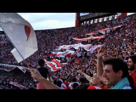 "Todos los domingos a la tarde yo vengo a alentarte RIVER" Barra: Los Borrachos del Tablón • Club: River Plate